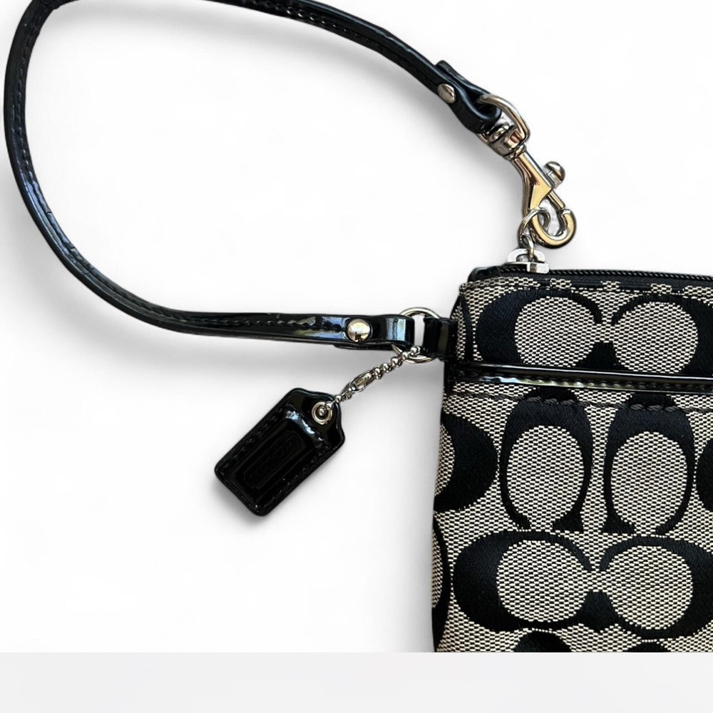 Vintage Coach Black and Grey Monogram Wristlet - Picture 4 of 8